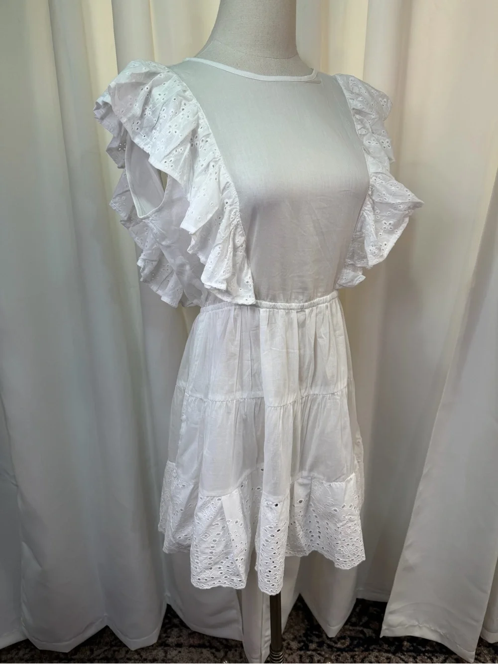 NWT Aqua Swim ‘Eyelet Flutter Swim Coverup Mini Dress’ in White Size Medium